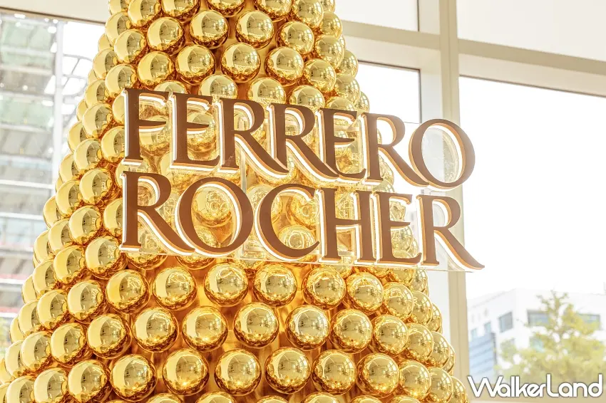 ▲Ferrero Rocher費列羅金莎於台北101大廳打造巨型金色聖誕樹，成為2025台北耶誕打卡新地標 。