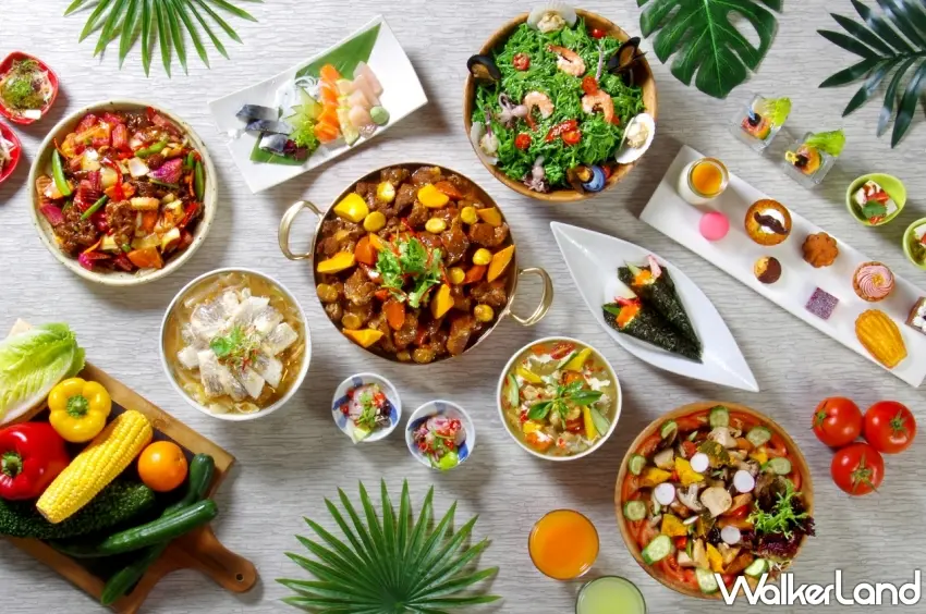 ▲台北花園大酒店旗下「饗聚廚房」提供多國創意料理自助百匯,樂齡專案期間55歲以上第二位享55折優惠,是喜愛吃到飽饕客的聚餐首選。