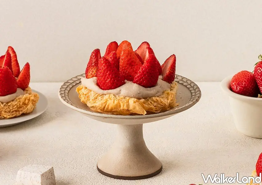 ▲食芋堂人氣回歸「草莓芋泥泡芙」酥脆外殼搭配芋泥與鮮草莓。