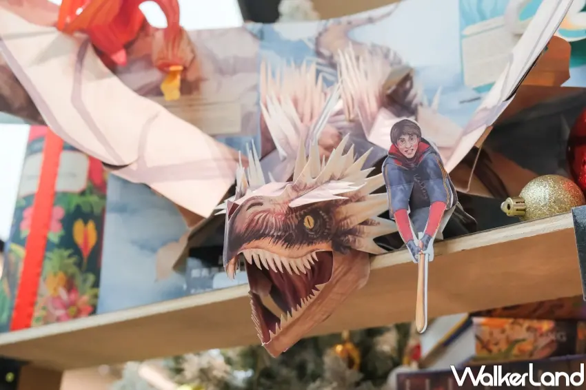 ▲博客來立體書推薦Harry Potter機關書,呈現經典場景與互動機關(攝影:張人尹)