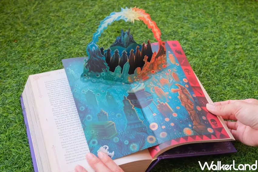 ▲博客來立體書推薦Harry Potter機關書,呈現經典場景與互動機關(攝影:張人尹)