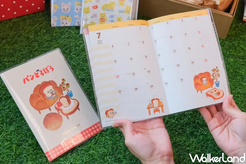 ▲博客來MOLESKINE✕史努比手帳與麵包小偷筆記本,插畫滿版提升書寫樂趣(攝影:張人尹)