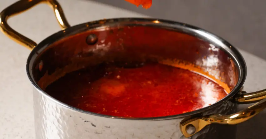 海底撈個人火鍋新品牌！海嶼鍋物8款湯底搶先看，一人麻辣鍋 燕麥奶開吃。