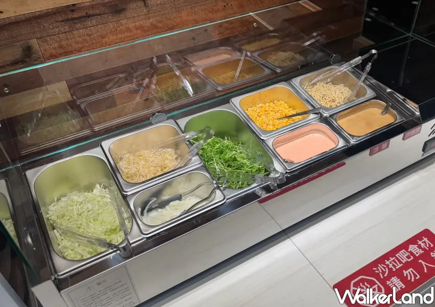 ▲六扇門自助吧還有沙拉吧、涼麵等選擇。