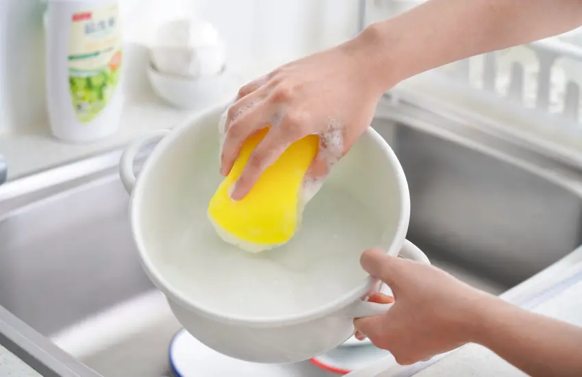 ▲台酒生技易洗樂_神隊友支援！洗潔精有效去油