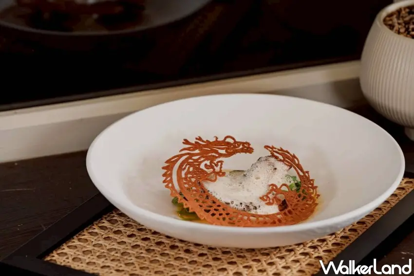 ▲冷盤「魚躍龍門」選用澎湖章魚，並以82度低溫慢燉 12 小時。（輝室 pān-toh提供）