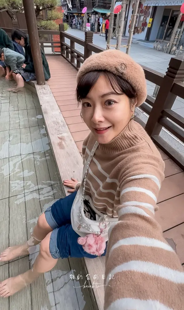 ▲體驗泡上一池免費的足湯,告別旅途中的疲勞