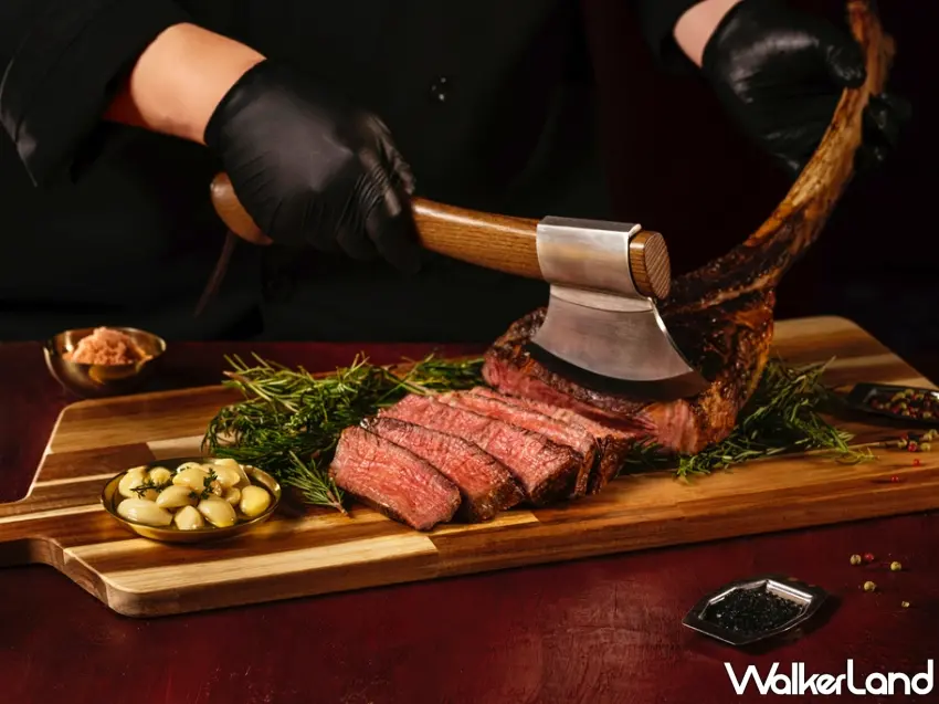 ▲煙波新竹莫內饗宴自助餐廳重磅升級,冷泉酒焰炙60盎司巧克力和牛戰斧霸氣登場