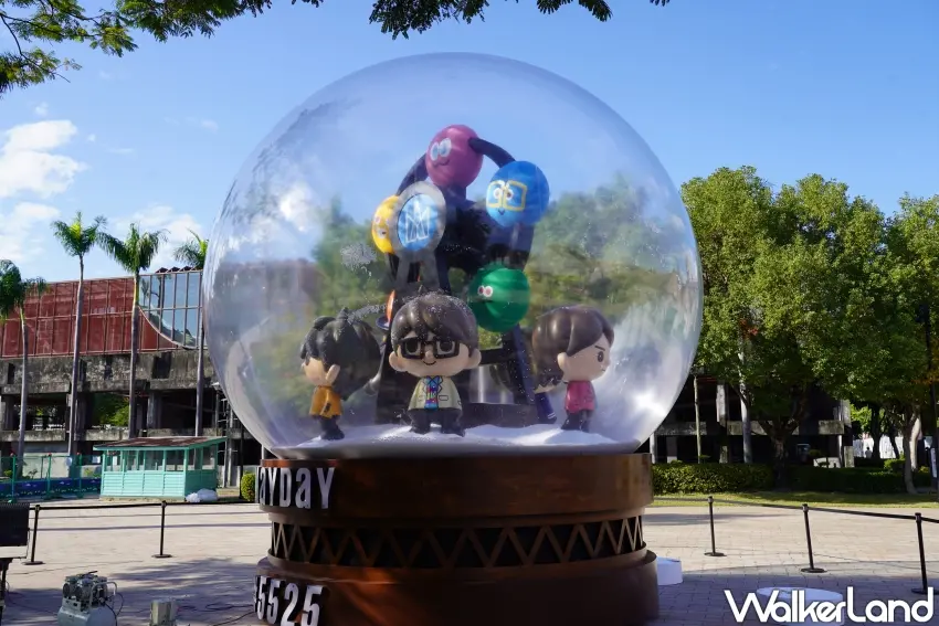 ▲五月天音樂盒位於台中文化創意園區中央廣場。（攝影：楊婷雅）