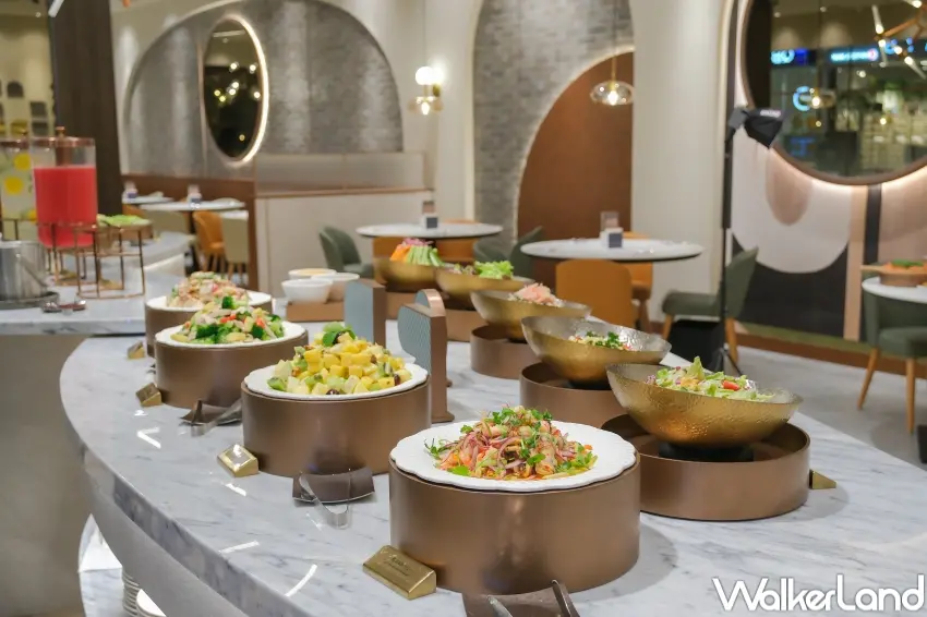 ▲朵頤牛排回歸新莊宏匯廣場2樓，12月19日正式開幕，以半自助用餐形式滿足聚餐需求。（攝影：張人尹）