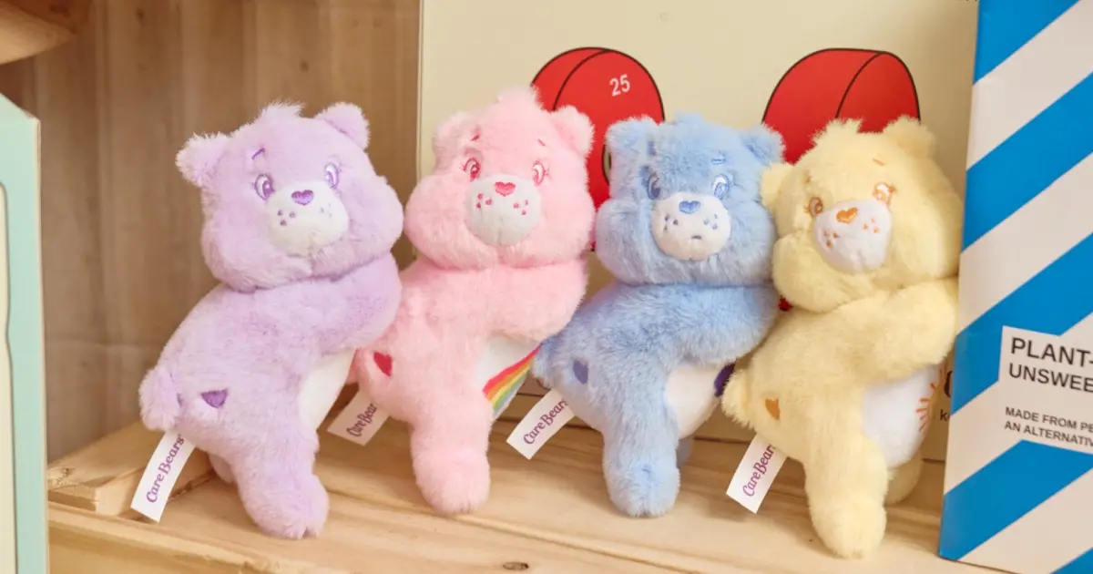 Care Bears聖誕樹！威秀影城Care Bears聖誕節3大周邊，彩虹熊髮夾 熊熊聖誕樹必收。