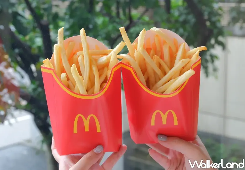 ▲麥當勞年末推出多項買一送一優惠，從早餐到點心時段，粉絲用APP就能輕鬆領取指定品項折扣。（攝影：張人尹）