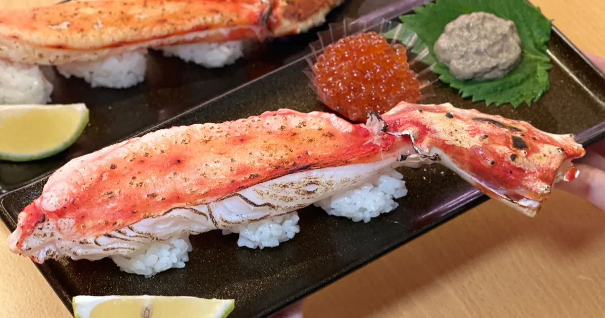 壽司郎蟹肉季超狂！1314元帝王蟹腳壽司預約搶，13款新品一次看。