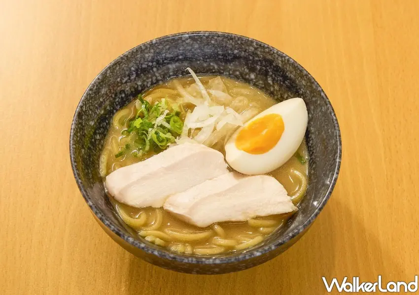 ▲壽司郎冬季推薦必點「特製醬油雞白湯拉麵」。