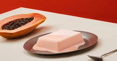 木瓜牛奶變布丁！紅磚布丁木瓜牛乳布丁限定開賣，春節禮盒加碼送紅包袋。