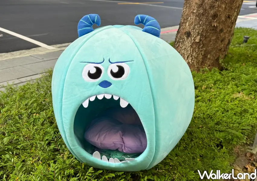 ▲全家福袋限定「毛怪絨毛收納屋」內附摺疊收納籃、資料夾、筆記本、紅包袋2入組。(攝影：鄭雅之)