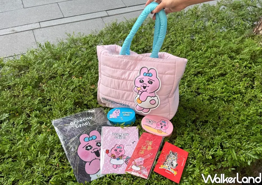 ▲全家福袋限定「褲褲兔 人物鋪棉包」399元。(攝影：鄭雅之)