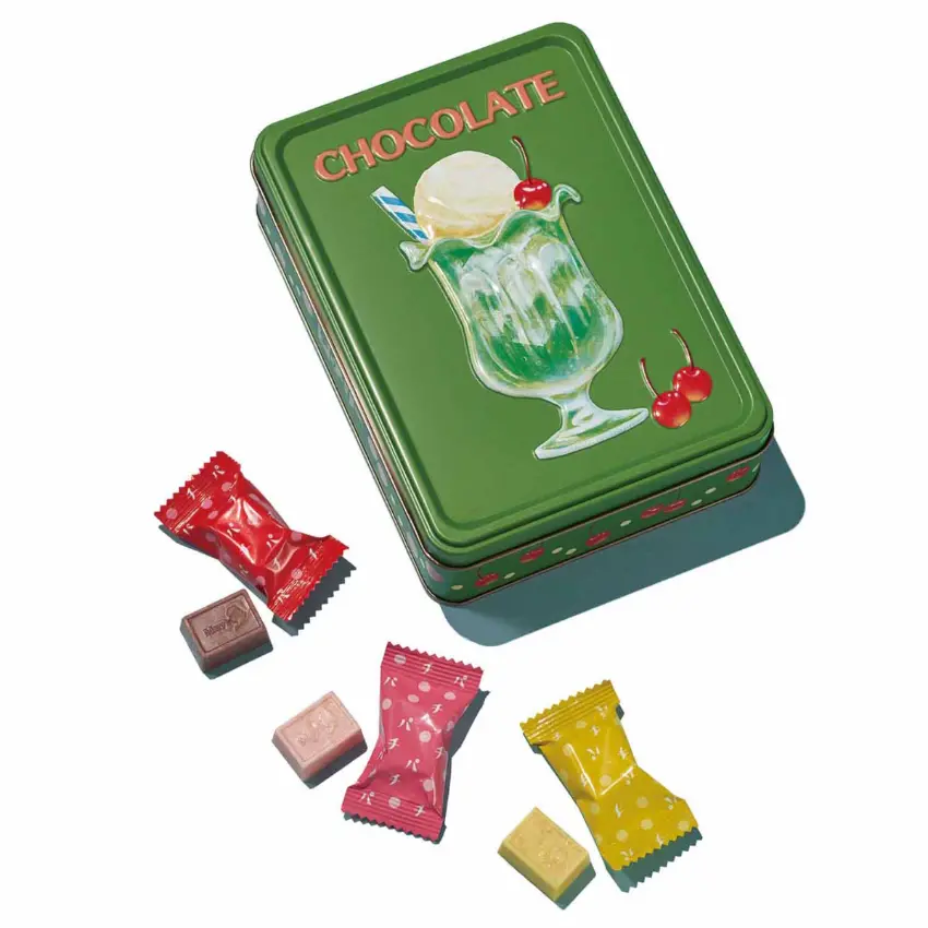 ▲將五種飲料造型的跳跳糖夾心巧克力裝入復古鐵罐中，充滿懷舊趣味。