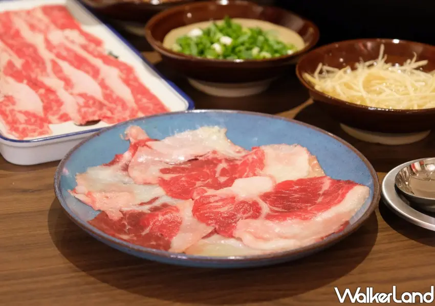 ▲黃仁勳也吃過的「馮校長老火鍋」台北首店,嚴選台灣溫體牛。(攝影:鄭雅之)