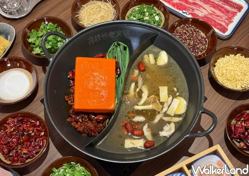 ▲「馮校長老火鍋」經典大紅鍋鍋底從成都空運來台。(攝影:鄭雅之)