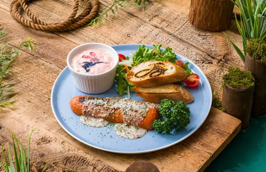 ▲把兔子警官茱蒂最愛的紅蘿蔔做成主角，搭配迷你焗烤，健康又美味。