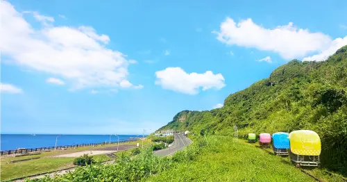聖誕跨年首選青春山海線！深澳鐵道自行車送香氛蠟燭、開運明信片。