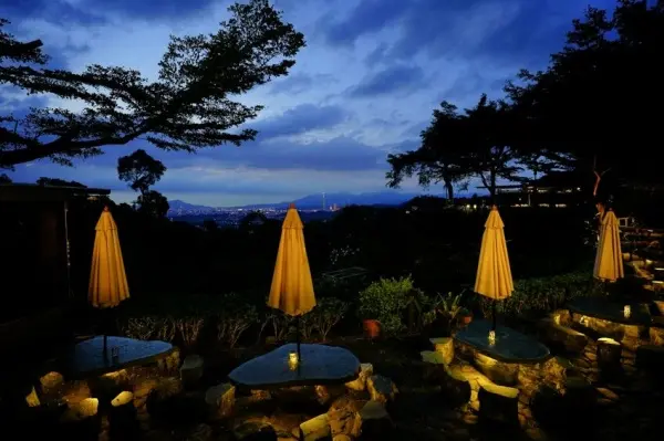 ▲▲台北貓空夜景餐廳推薦：貓空找茶屋餐點主打茶香料理，約會必看貓空夜景餐廳。