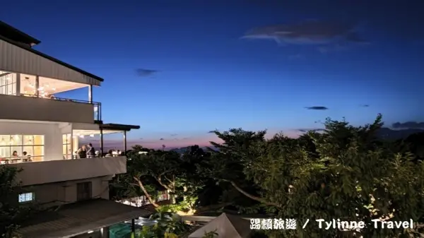 ▲台北貓空夜景餐廳推薦：貓空Cafe巷離貓空纜車捷運站只要步行5分鐘，可以順路搭貓空纜車看夜景。