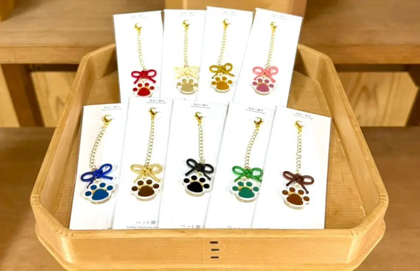 ▲御守依據九星氣學理論，採用9種開運色來製作。