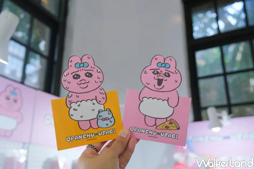 ▲褲褲兔快閃店推出多款周邊小物，立體卡片聖誕節傳情很需要。（攝影：張人尹）