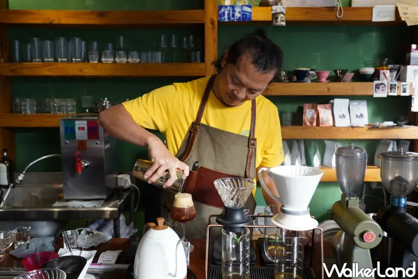 ▲「冰穀咖啡」老闆親切健談。（攝影：楊婷雅）