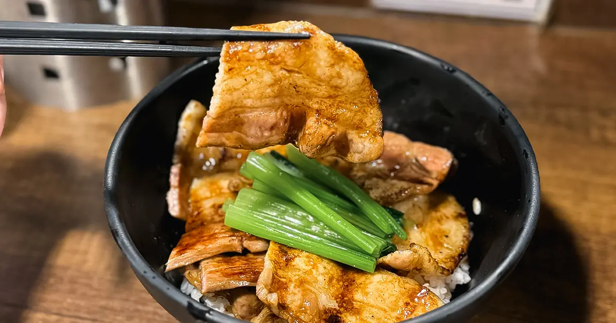 西門町美食推薦！佐藤精肉店 白飯吃到飽超划算、藏身萬年大樓，台北超強燒肉丼在這。