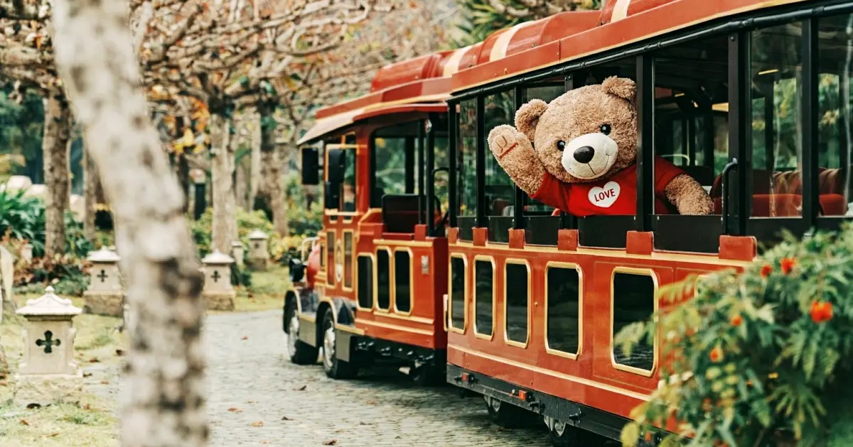 被百隻泰迪熊包圍的夢幻假期！理想大地推壽星免費升等送星座熊、花蓮鄉親用餐獨享8折優惠。