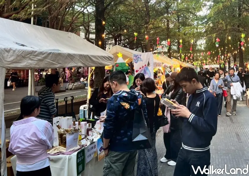 ▲信義區聖誕市集「大人的夜間遊樂園」再微風南山周邊廣場。