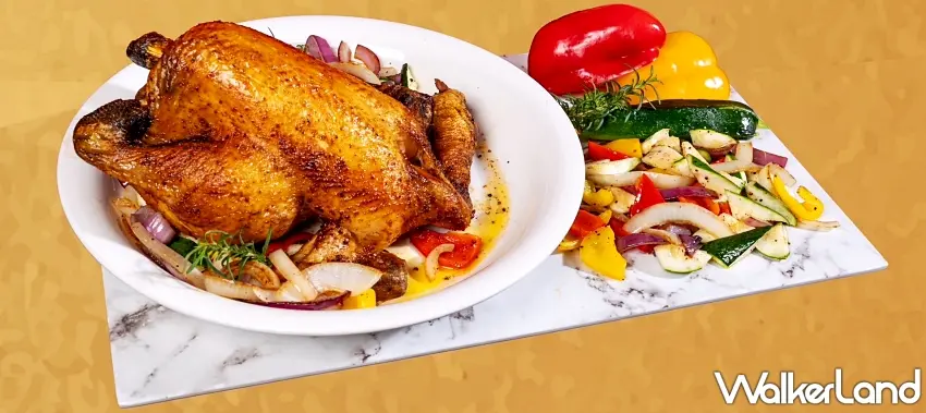 ▲台北凱達大飯店外推出廣受好評的西式單點美饌「爐烤香料雞」，售價1,280元，以低溫慢烤鎖住肉汁，外皮金黃酥香、肉質鮮嫩多汁，是年節最受歡迎的暖心料理。圖：台北凱達大飯店提供