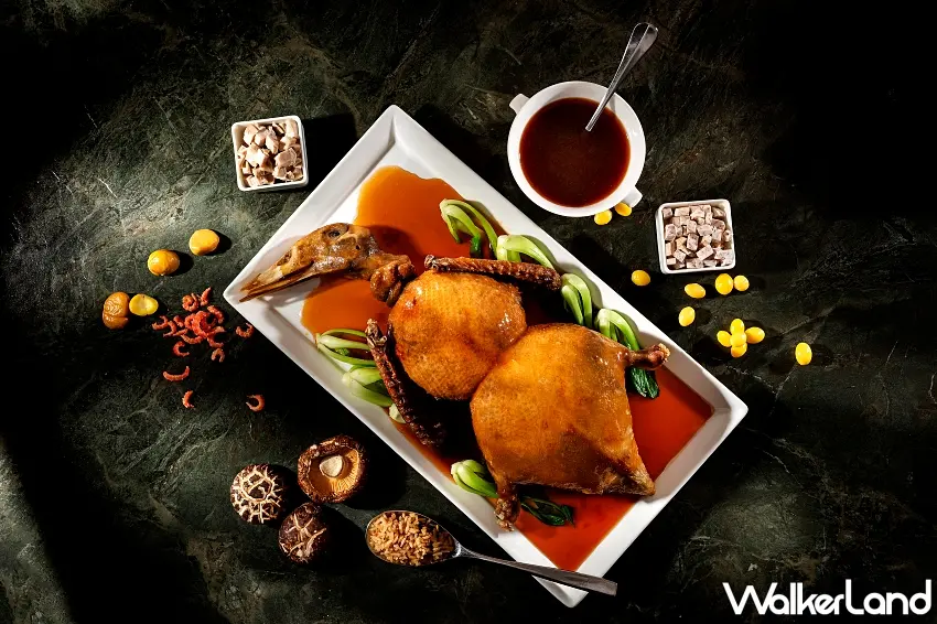 ▲坊間罕見的清代宮廷御膳「八寶葫蘆鴨」這道菜考驗著主廚的耐心與精湛手藝 / 圖：國聯大飯店提供