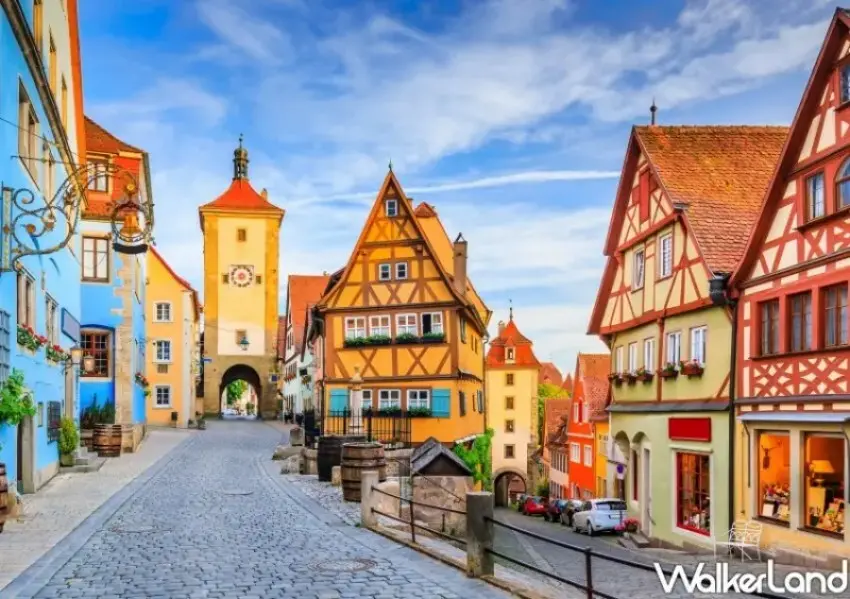 ▲中華航空飛歐洲更方便，全新「華麗歐洲」旅遊行程不走回頭路。