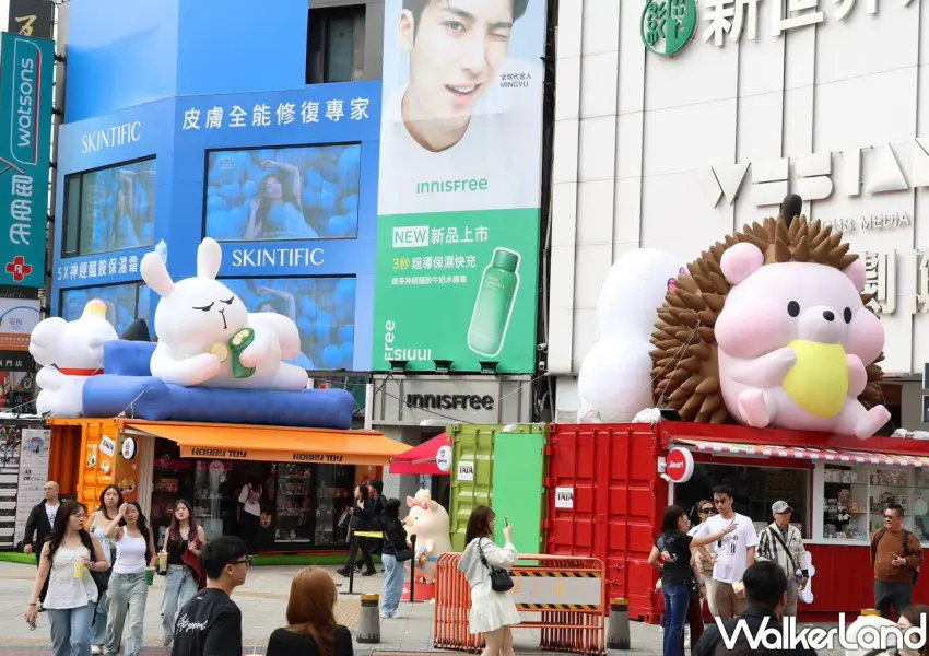 ▲西門PLAY樂購町貨櫃快閃店上都有大型可愛氣偶。
