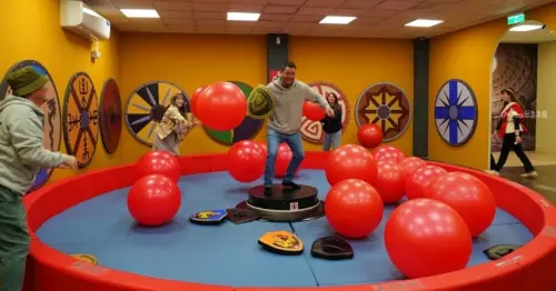 宜蘭員山勇者桂冠王，大人版羅馬競技場，爆笑闖關好拍又好玩。