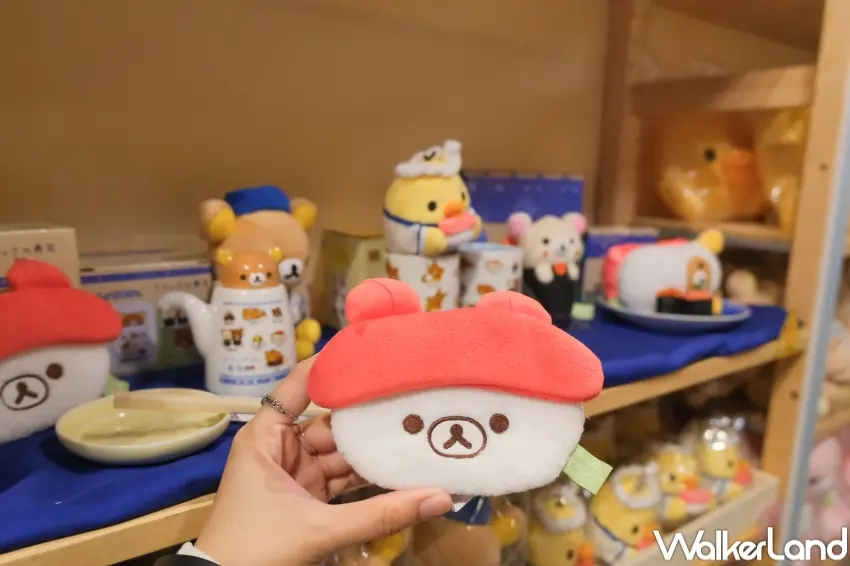 ▲拉拉熊壽司系列以日系風格呈現,壽司造型吊飾成為粉絲必收單品。(攝影:張人尹)