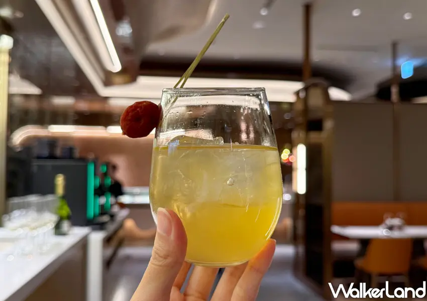 ▲漢來島語吃到飽台茂「沁區」推出桃園店限定調酒「好桃氣」。（攝影：鄭雅之）