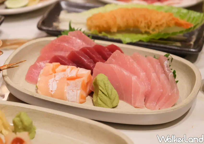 ▲漢來島語吃到飽台茂「盛區」則以日式料理為主，提供現點現做的炙燒握壽司與手捲，並每日引進台東成功漁港直送的現流生魚片。（攝影：鄭雅之）