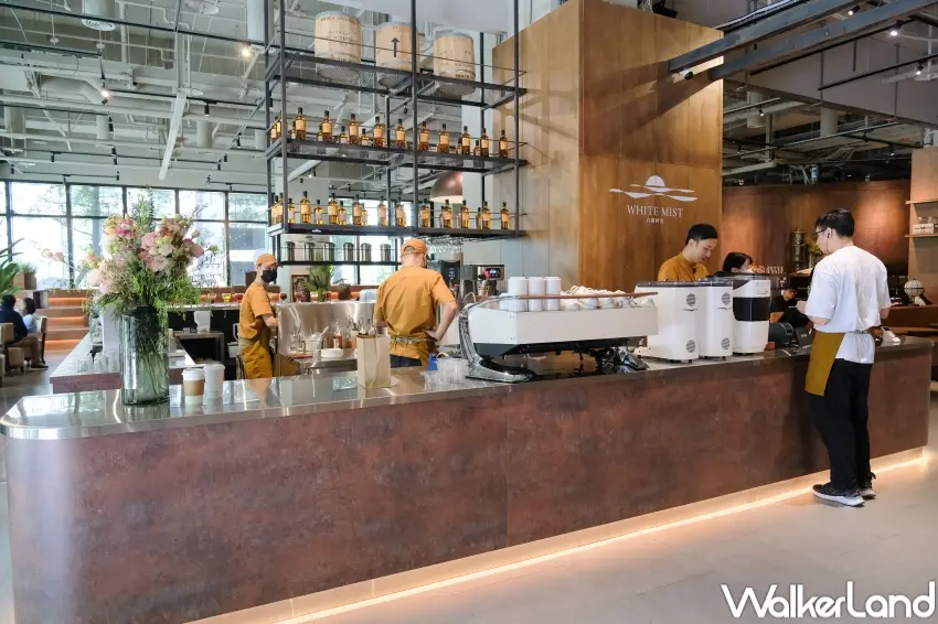 ▲白霧時光是路易莎集團迎接20週年推出的新品牌，以咖啡為核心，延伸早午餐與全天候餐飲體驗。（攝影：張人尹）