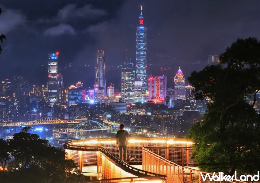 ▲碧山露營場空中廊道可以和台北101拍出絕美合影。