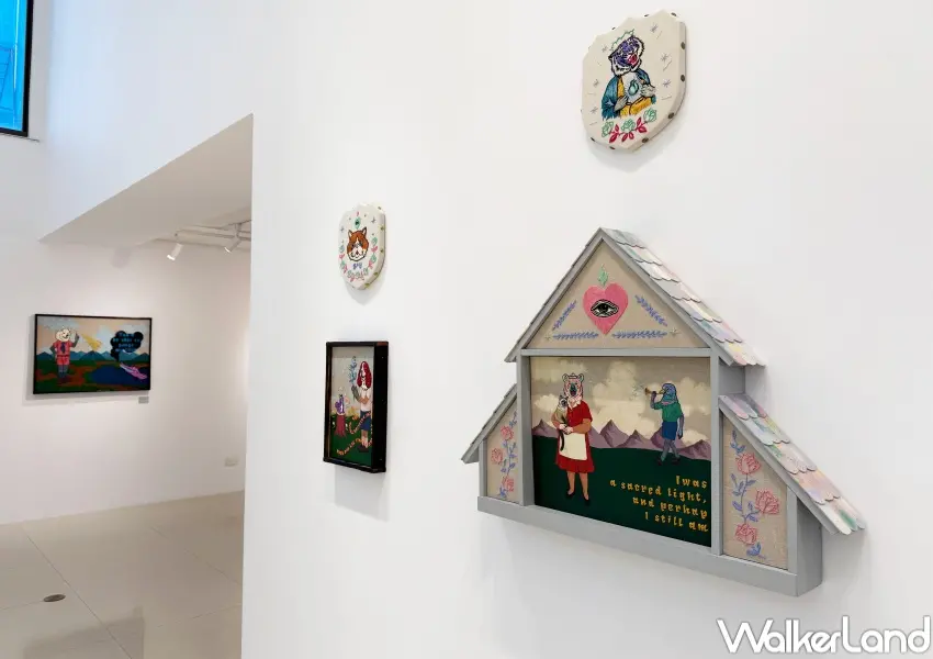 ▲台北展覽免費參觀！日本藝術家高木耕一郎台北個展「I Was a Scared Light」，展出多款奇幻風格的動物刺繡畫作品。(攝影：鄭亦庭)