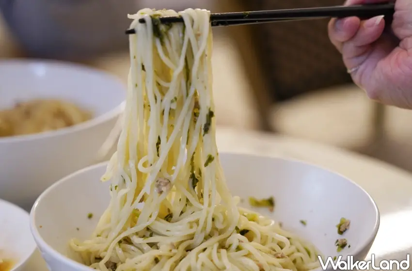 ▲雪菜拌麵為「亨利貞咖啡館」人氣麵食之一。（攝影：楊婷雅）