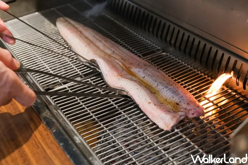 ▲姜滿堂Dream Plaza VIP菜單加入麻油鹽烤白鰻，跳脫傳統燒肉食材框架。（攝影：張人尹）