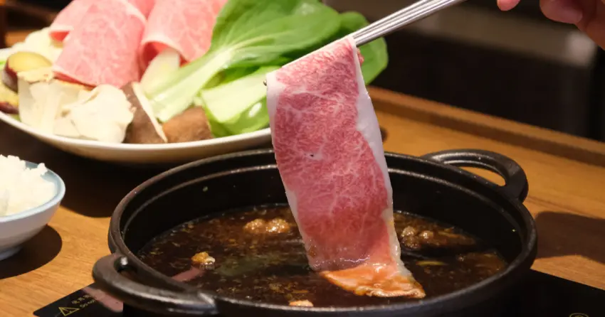 台北101美食2間新開店！一人壽喜燒「牛喜壽喜燒」插旗，無限續松露蛋慕斯。