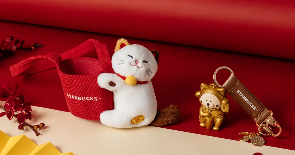 星巴克買一送一開工喝！招財貓提袋 馬年熊寶寶，35款新年開運周邊搶。