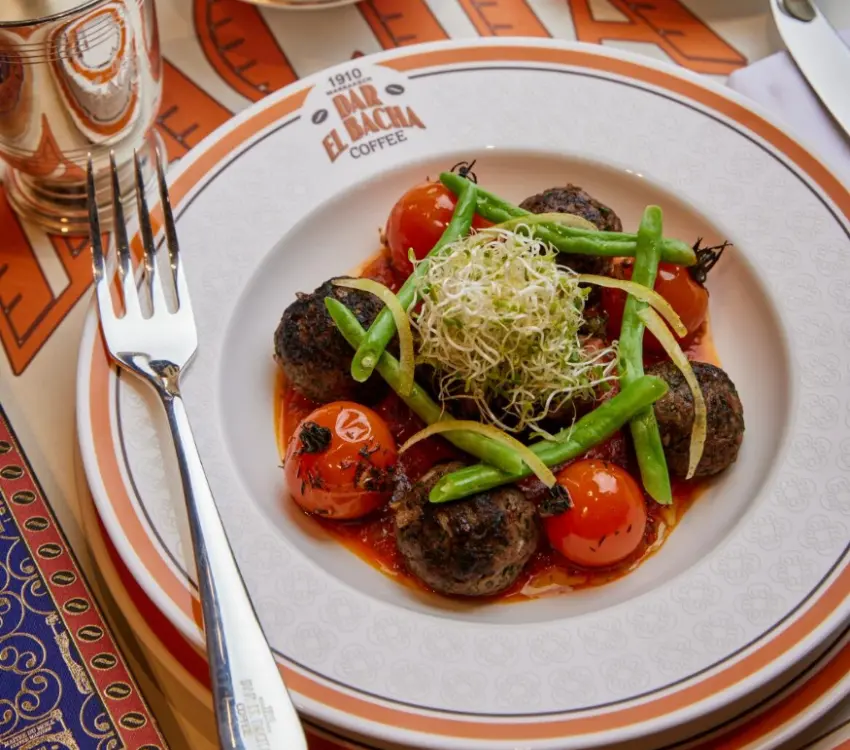 ▲二樓與三樓的咖啡廳，則提供舒適的用餐空間。在這裡，你可以一邊品嚐精品咖啡，一邊享用美味餐點。